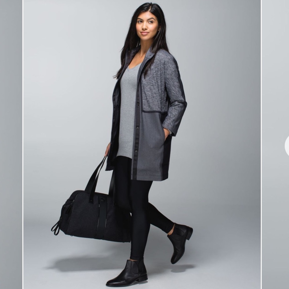 EUC Lululemon Cocoon Car Coat. Size XS